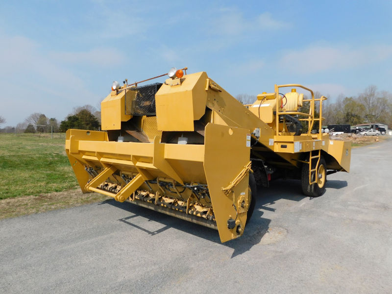 Etnyre Chip Spreader